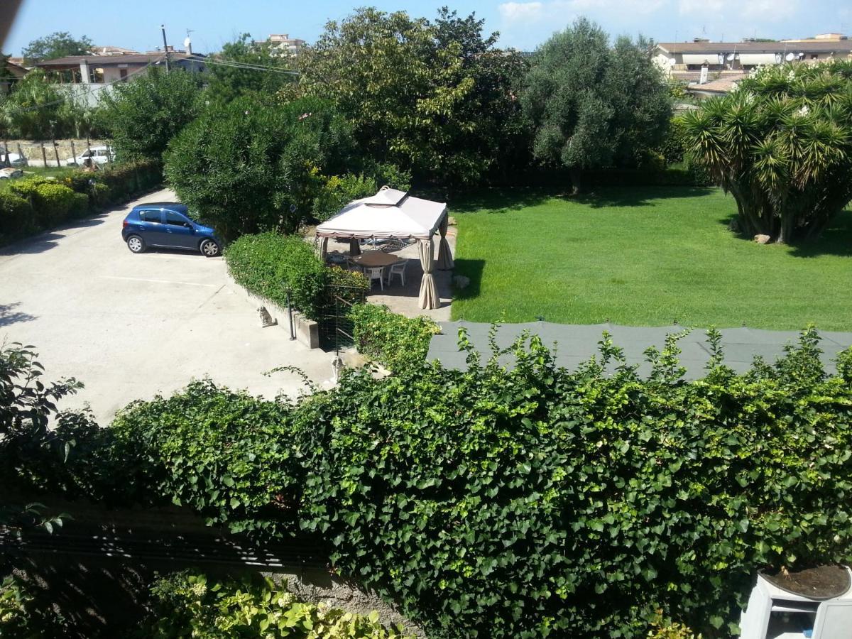 Апартаменты Garden Basement - Seminterrato Max 4 Ospiti - Fiumicino Vicino Aeroporto E Fiera Экстерьер фото
