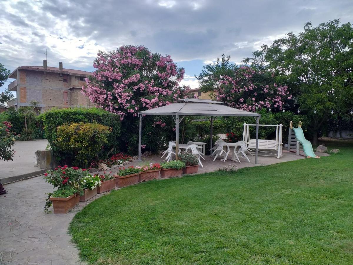 Апартаменты Garden Basement - Seminterrato Max 4 Ospiti - Fiumicino Vicino Aeroporto E Fiera Экстерьер фото