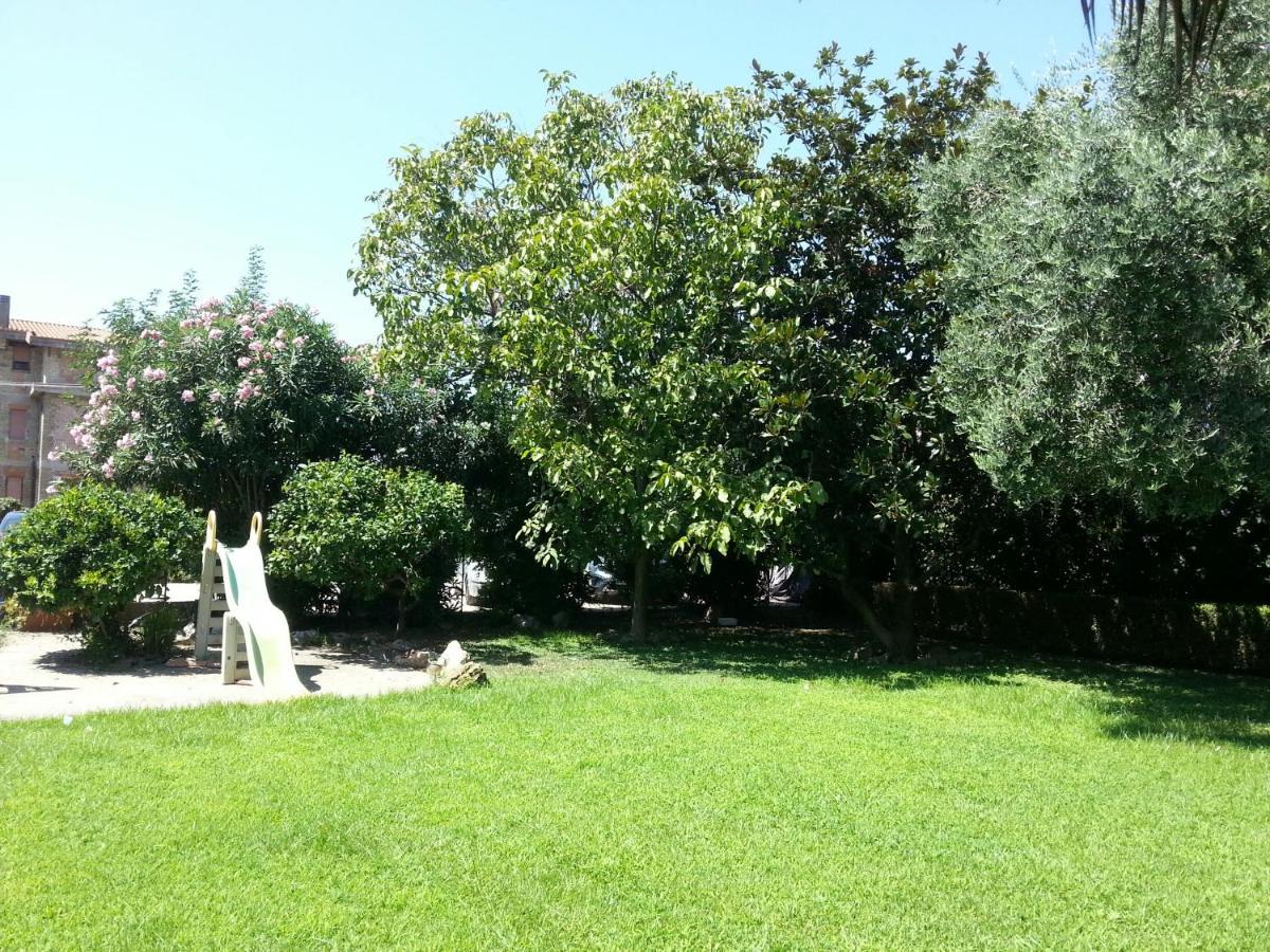 Апартаменты Garden Basement - Seminterrato Max 4 Ospiti - Fiumicino Vicino Aeroporto E Fiera Экстерьер фото