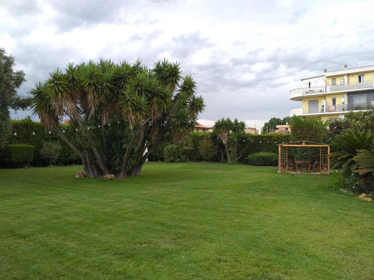 Апартаменты Garden Basement - Seminterrato Max 4 Ospiti - Fiumicino Vicino Aeroporto E Fiera Экстерьер фото
