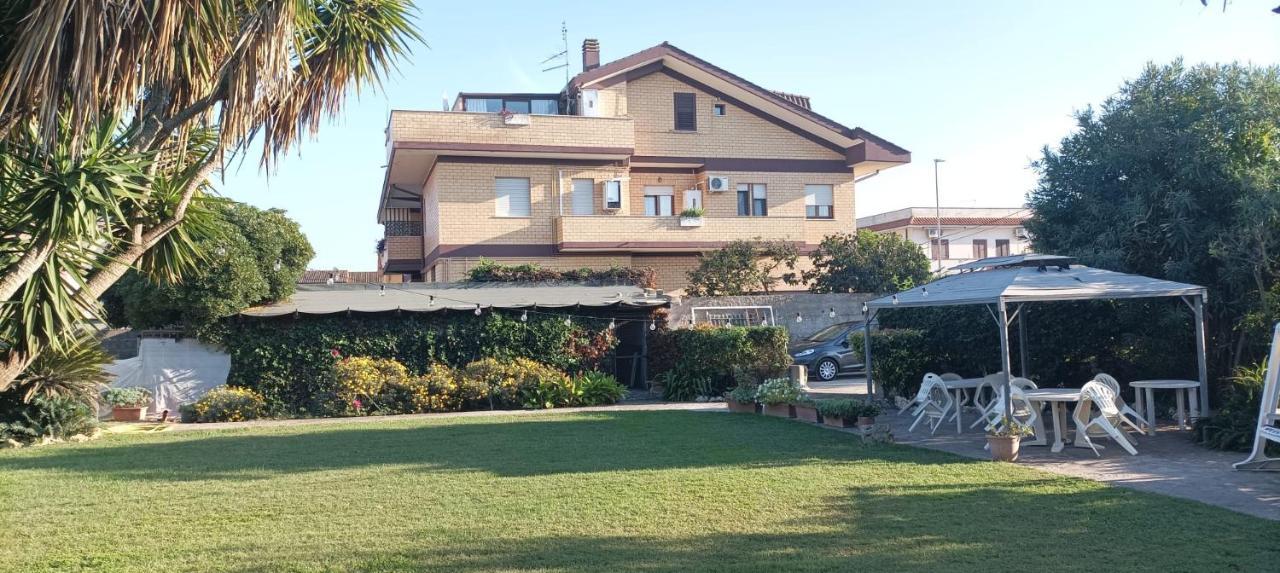 Апартаменты Garden Basement - Seminterrato Max 4 Ospiti - Fiumicino Vicino Aeroporto E Fiera Экстерьер фото